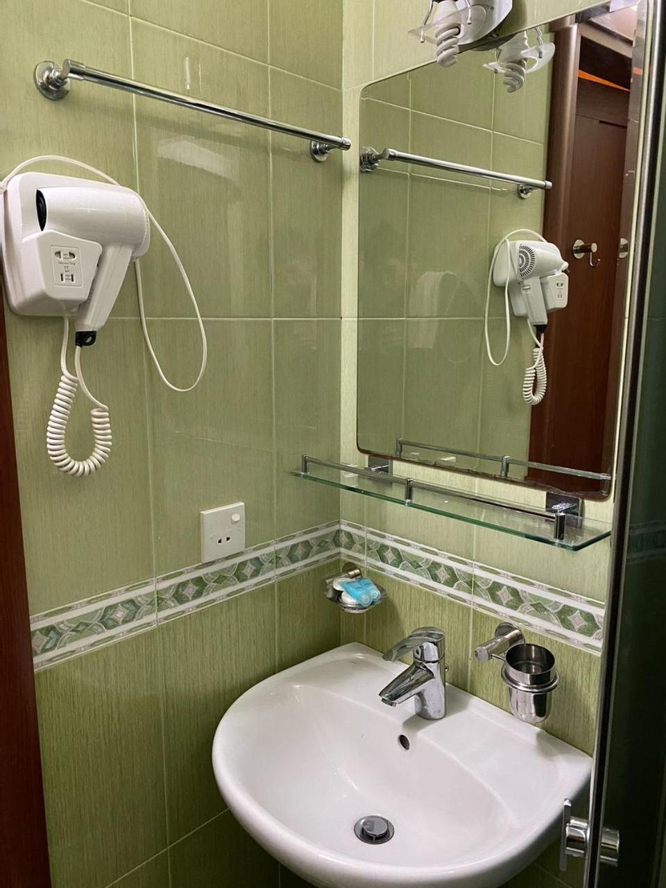 Hotel Pavo Tbilisi Buitenkant foto